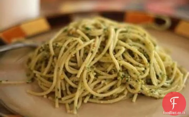 Spaghetti al Pesto di Basilico e Pistacchio