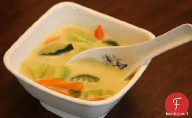 Riso al curry e zuppa di verdure