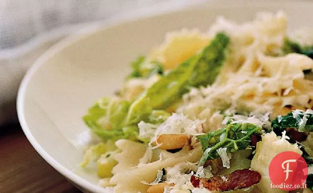 Farfalle con Verza, Pancetta e Mozzarella