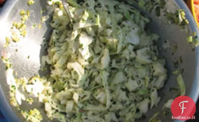 Cena stasera: Insalata di cavolo con Cornichons e capperi