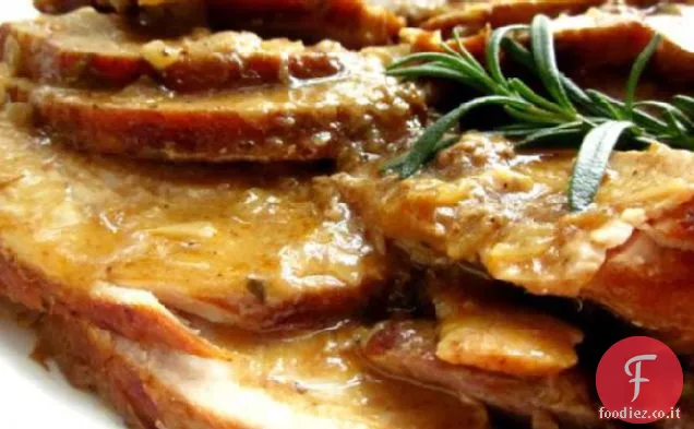 Arrosto di maiale soffocato su riso