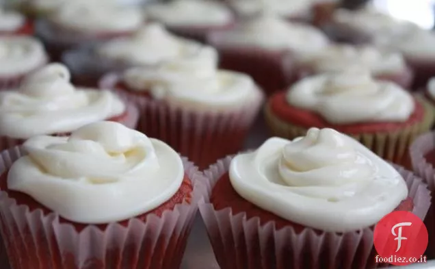 Cupcakes di velluto rosso senza glutine facile