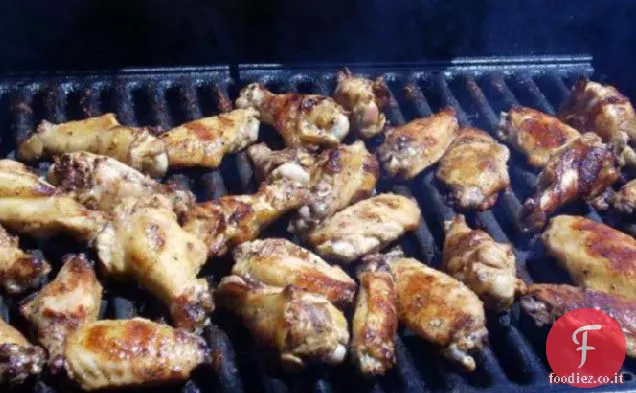 Ali di bufalo con condimento di formaggio blu senza latticini