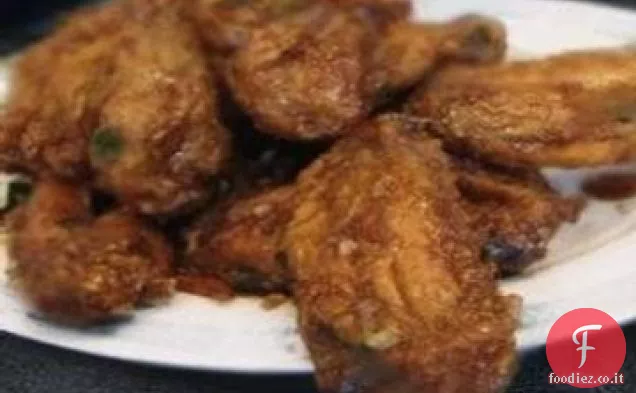 Ali di pollo cinesi di Kowloon