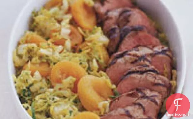 Maiale alla griglia con albicocche al curry e cavolo Napa