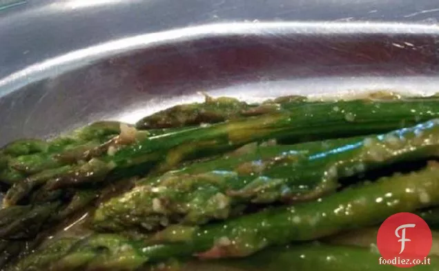 Asparagi al vapore con burro di limone