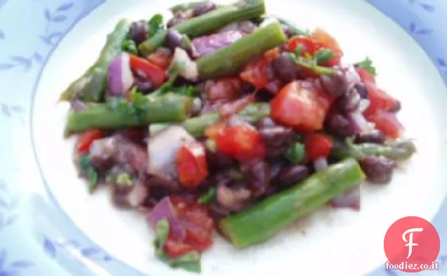 Insalata di asparagi di fagioli neri