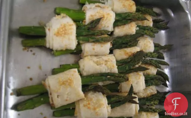 Asparagi di formaggio avvolti da fillo