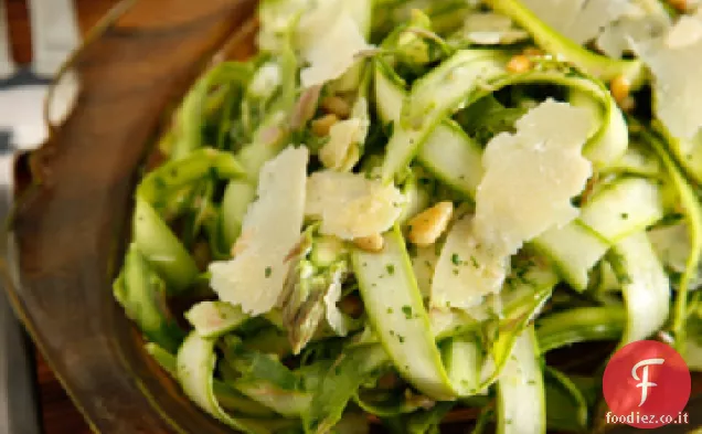 Insalata di asparagi rasati