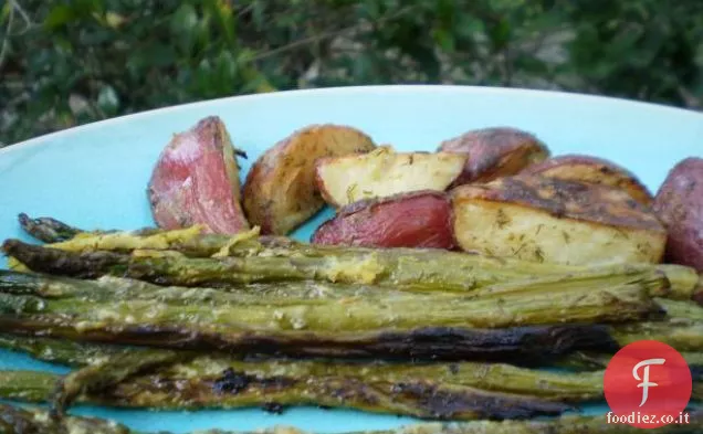 Salsiccia di vitello con salsa di asparagi e punte di asparagi