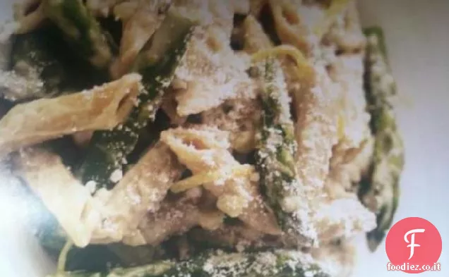 Mascella Droppingly delizioso asparagi Penne (Rachael Ray)