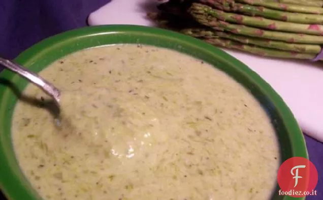 Zuppa di asparagi cremosa