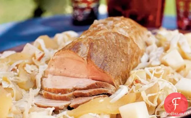 Arrosto di maiale con mele, cavoli e rape