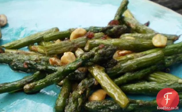 Asparagi con anacardi