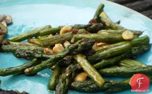 Asparagi alla griglia con Aglio, Rosmarino e Limone