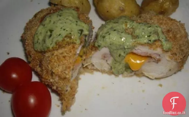 Petti di pollo ripieni con salsa di crema di pesto