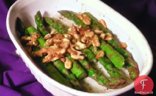 Asparagi al forno con Noci tostate