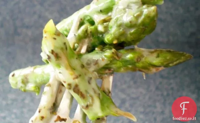 Petti di pollo ripieni di peperoni rossi arrostiti / asparagi