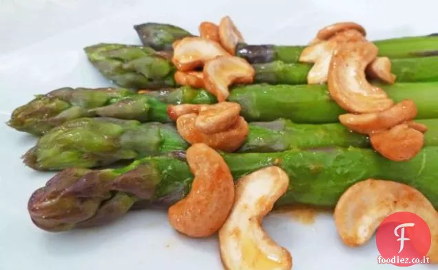 Lance di asparagi con uovo
