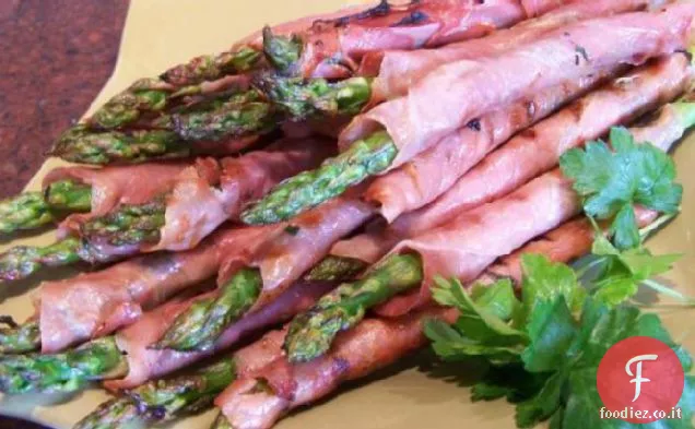 Asparagi alla griglia avvolti nel Prosciutto