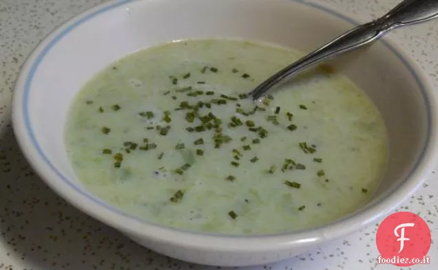 Crema a basso contenuto di grassi di zuppa di asparagi