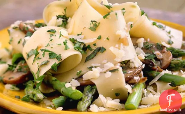Pasta con Asparagi e Funghi