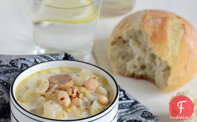 Cavolo, fagiolo bianco, & zuppa di salsiccia