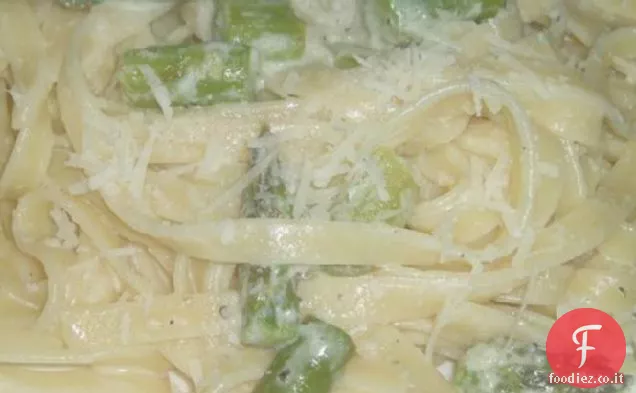 Fettuccine con Asparagi in Salsa di Crema al Limone