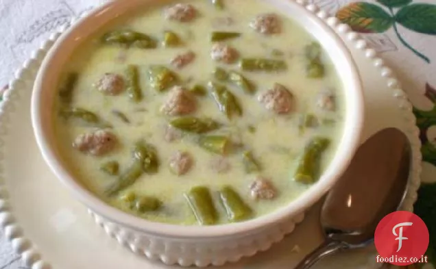 Zuppa di asparagi con mini polpette