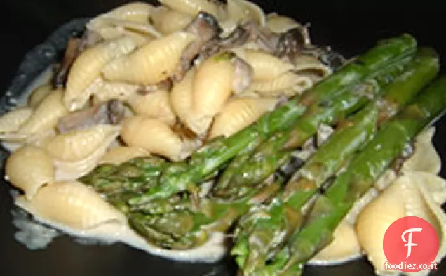Gusci di pasta con Funghi Portobello e Asparagi in Salsa Boursin