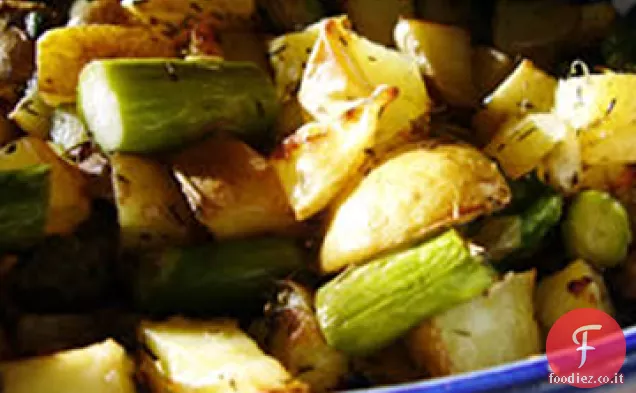 Patate rosse arrosto al forno e asparagi