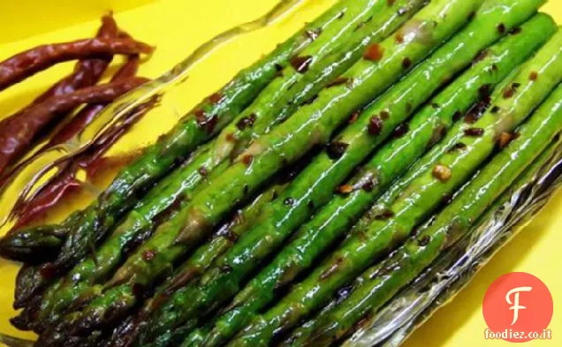 Gambi di asparagi fritti piccanti