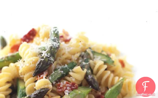 Fusilli con Asparagi e Pancetta