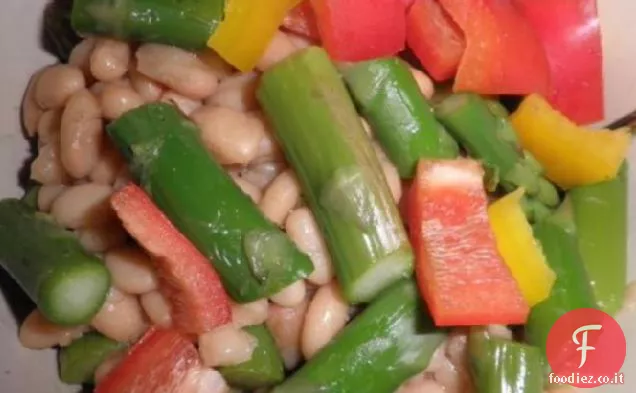 Asparagi e insalata di fagioli bianchi