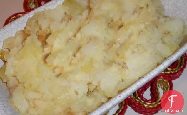 Purè di sedano rapa, patate e aglio arrostito