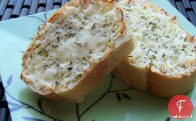 Pane all'aglio semplice e gustoso