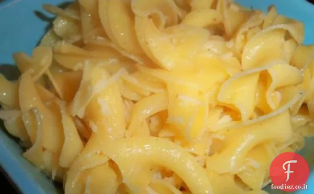 Tagliatelle all'aglio imburrate