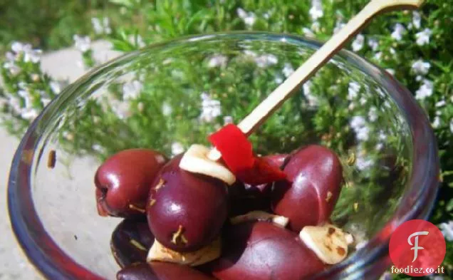 Olive nere marinate all'aglio (Spagna)