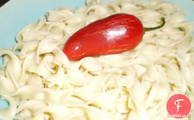 Una gran quantità di tagliatelle-Variazione di aglio e peperoncino