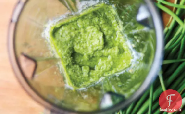 Pasta con Pesto di Scape all'Aglio