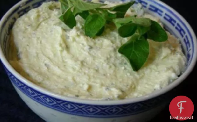 Salsa di formaggio feta e aglio