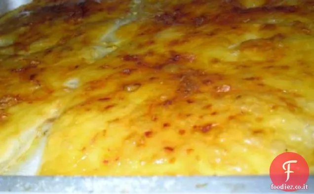 Casseruola speciale di patate con aglio e formaggio