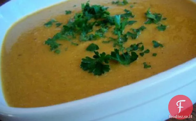 Zuppa di carote speziata setosa