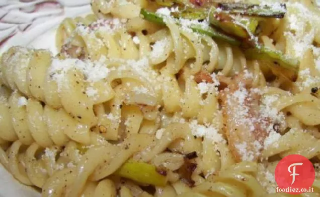 Pasta con porro e pancetta