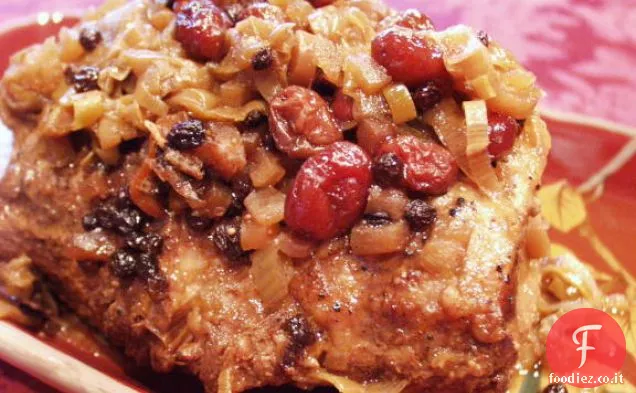 Lombo di maiale servito con chutney di mele al mirtillo