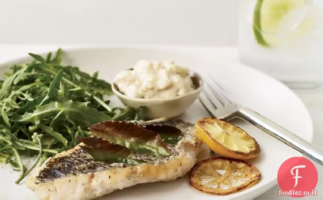 Pesce alla griglia alle erbe con Aioli al limone