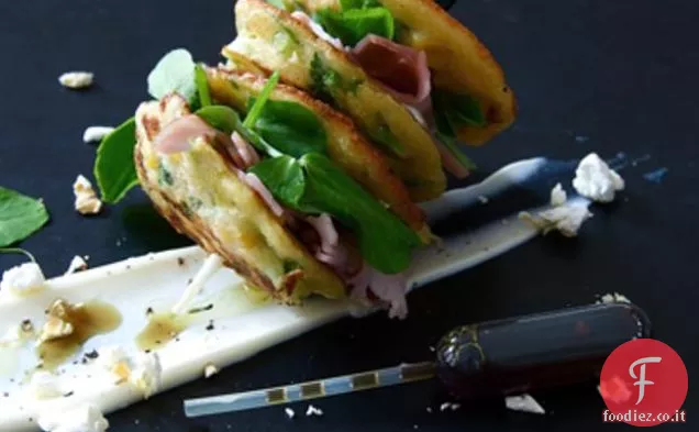 Mais sulla pannocchia e frittelle di sedano rapa