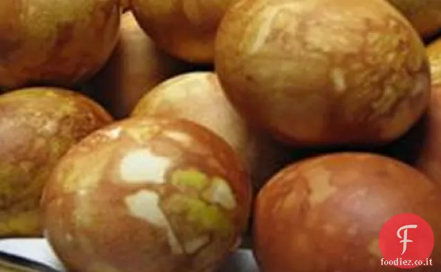 Buccia di cipolla Uova colorate