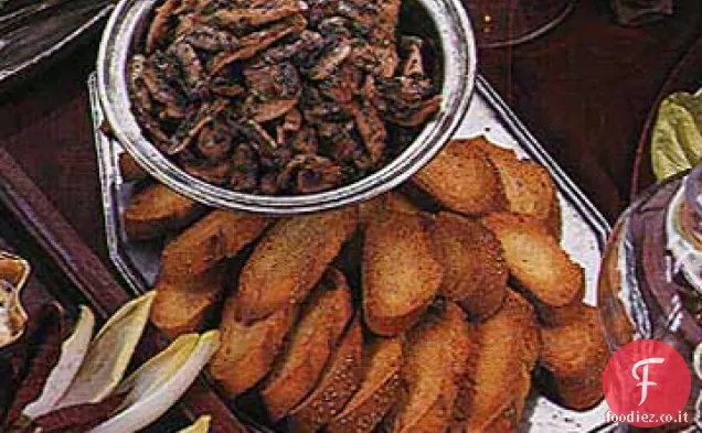 Cremoso Funghi saltati con pane tostato