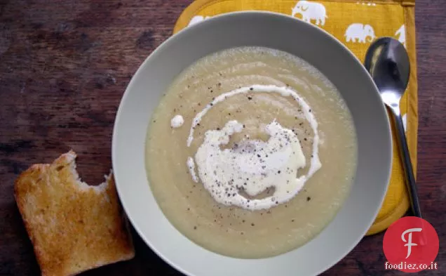 Zuppa di sedano rapa e mele